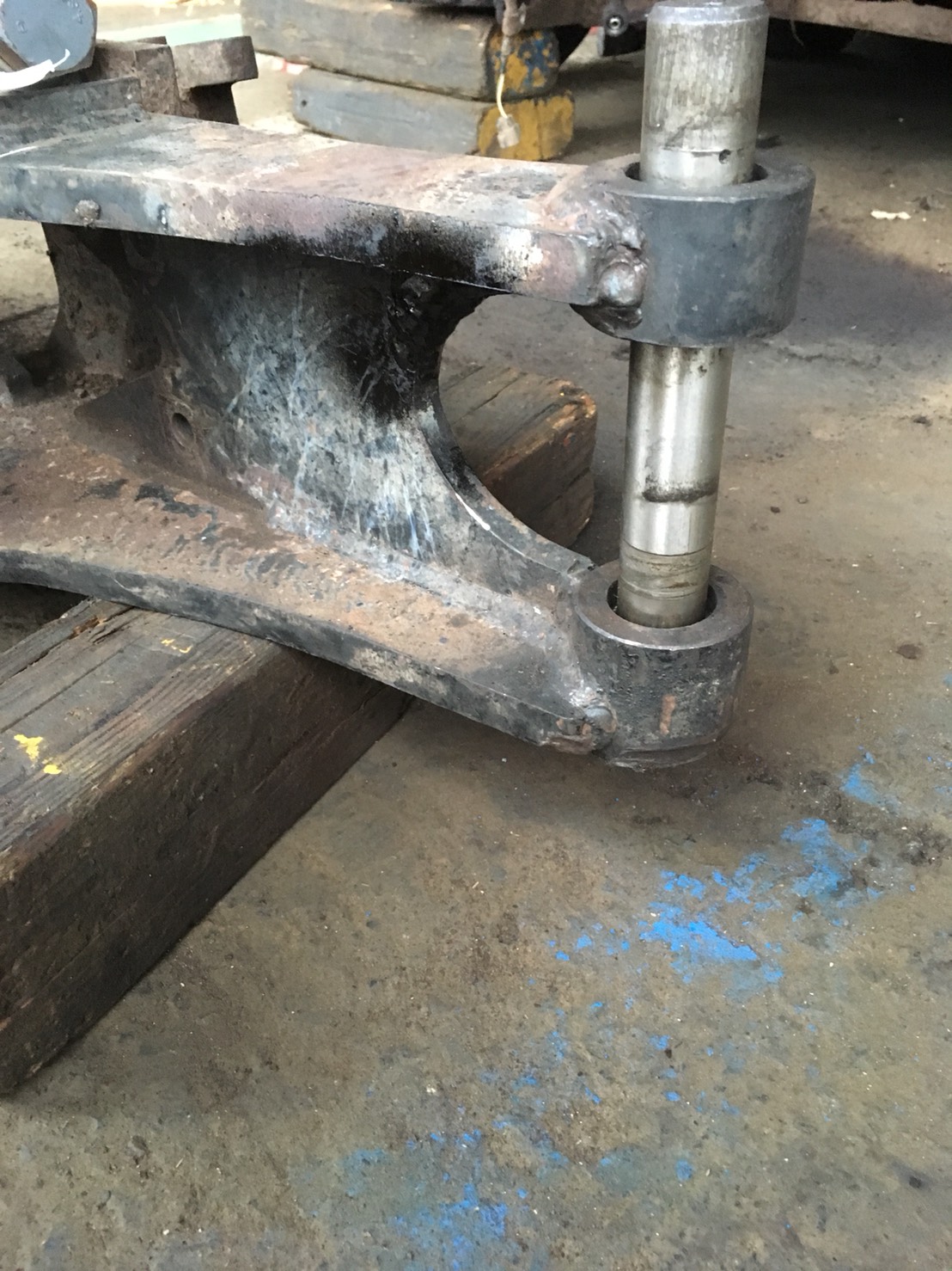 ★★★フォークリフトキングピン修理★★★油圧ショベル、ユンボ、フォークリフト、リフト、岡山、県北、津山、富士岡山運搬機 新車・中古重機